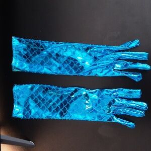 Shiny Blue Mermaid Scale Gloves